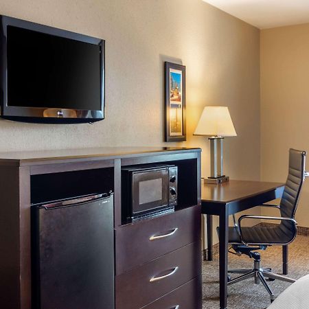 Comfort Inn & Suites Perry National Fairgrounds Area Екстериор снимка