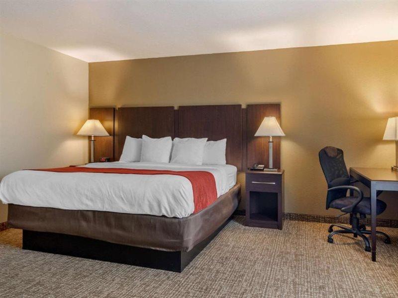 Comfort Inn & Suites Perry National Fairgrounds Area Екстериор снимка