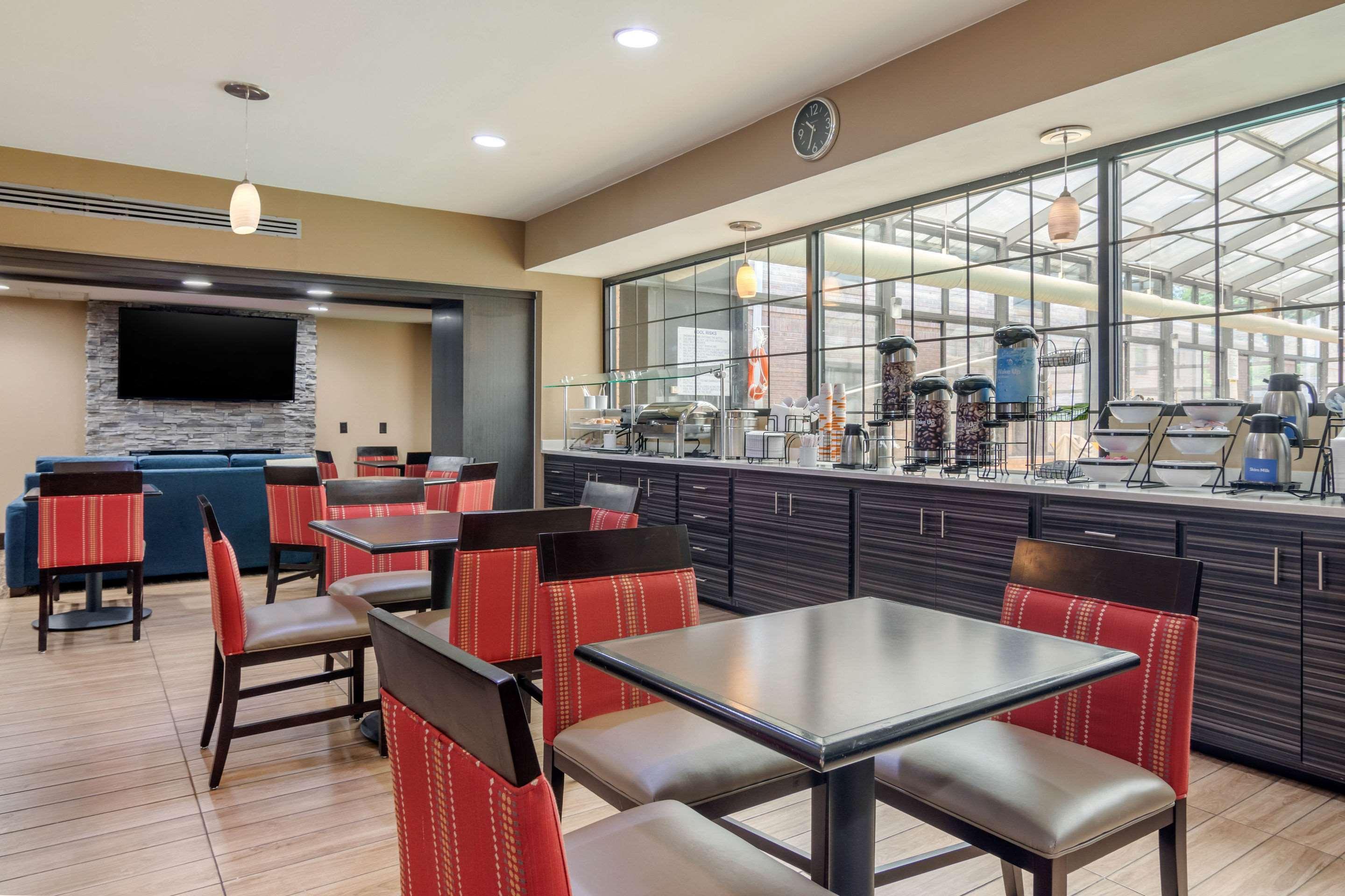 Comfort Inn & Suites Perry National Fairgrounds Area Екстериор снимка