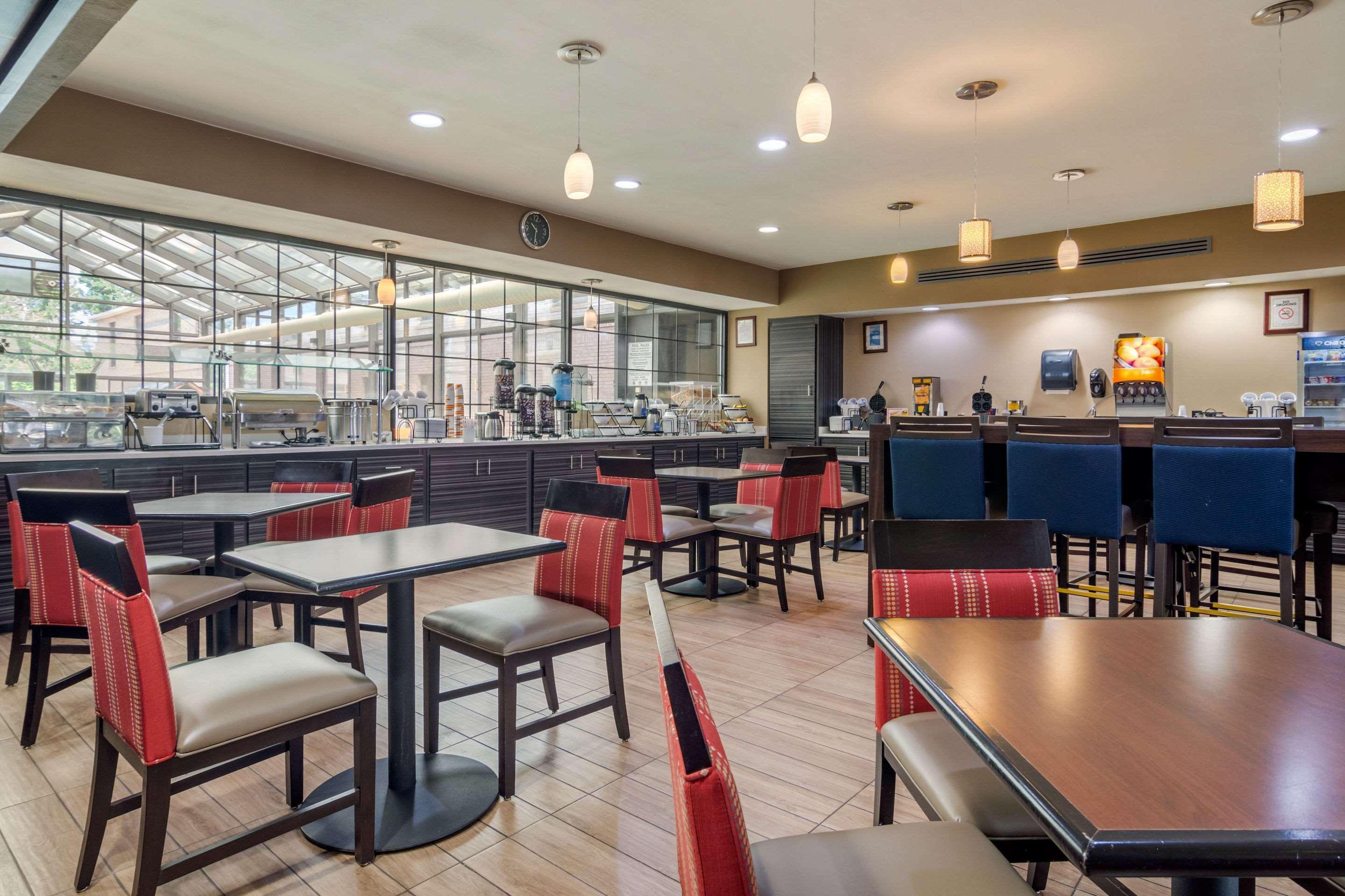 Comfort Inn & Suites Perry National Fairgrounds Area Екстериор снимка