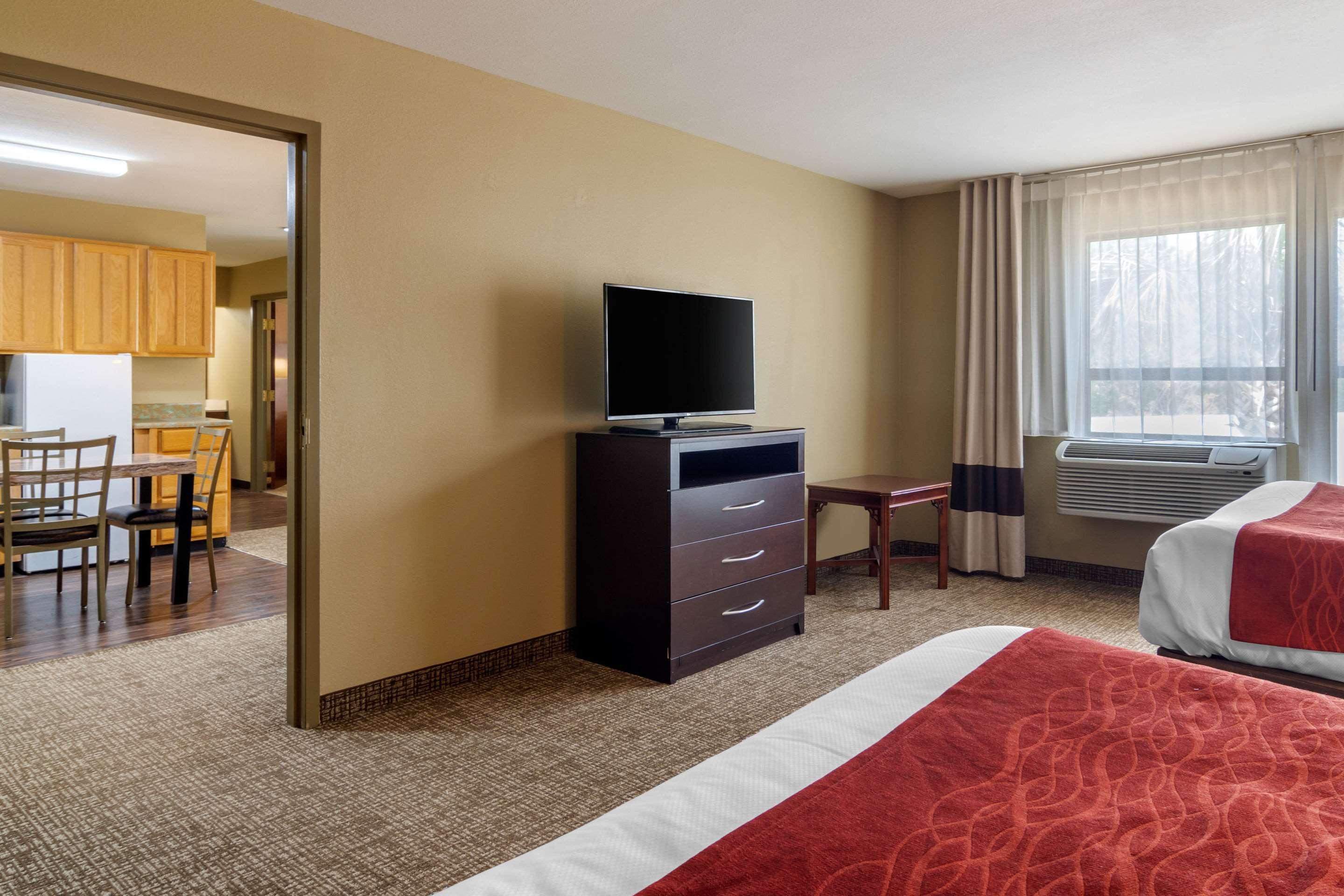 Comfort Inn & Suites Perry National Fairgrounds Area Екстериор снимка