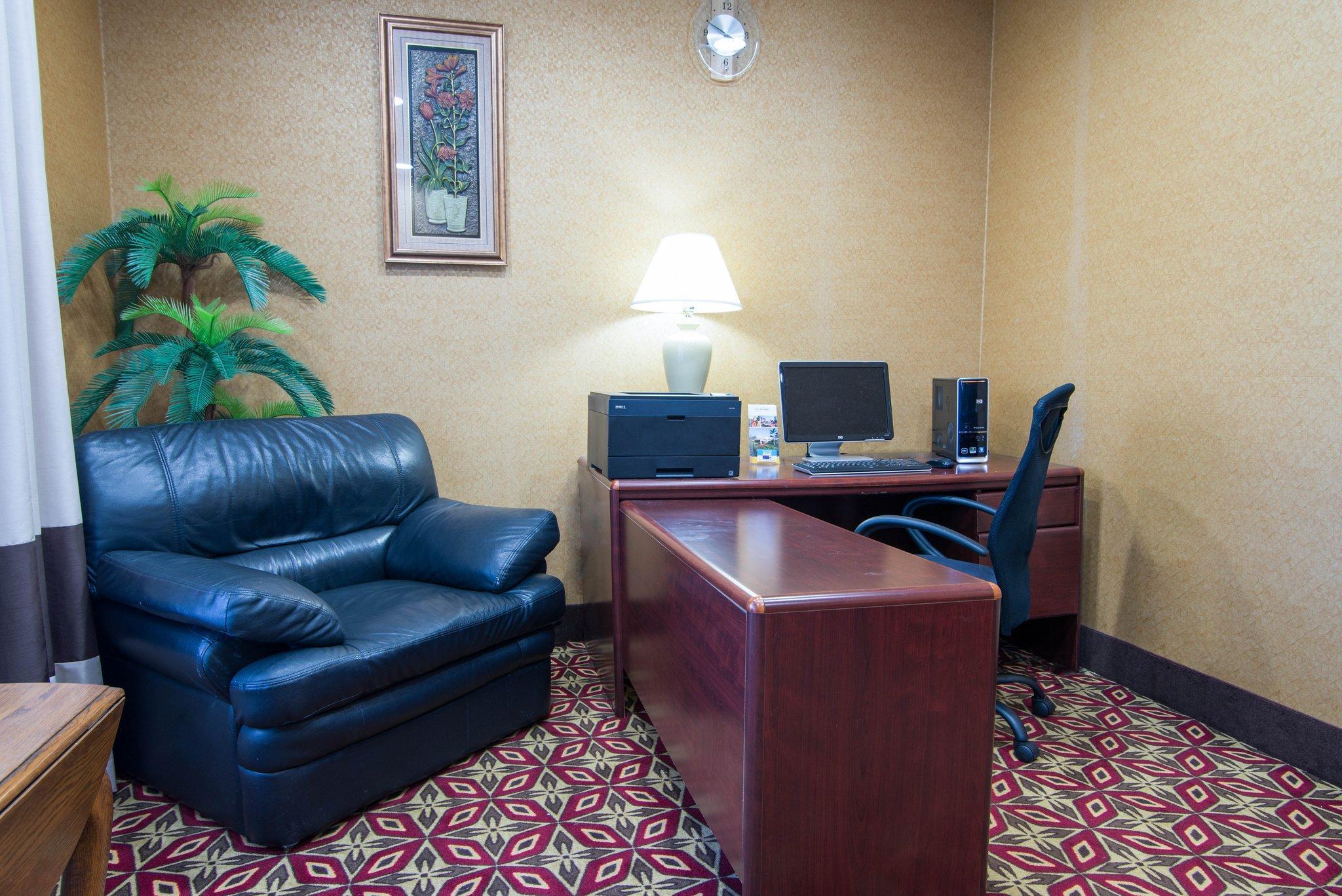 Comfort Inn & Suites Perry National Fairgrounds Area Екстериор снимка