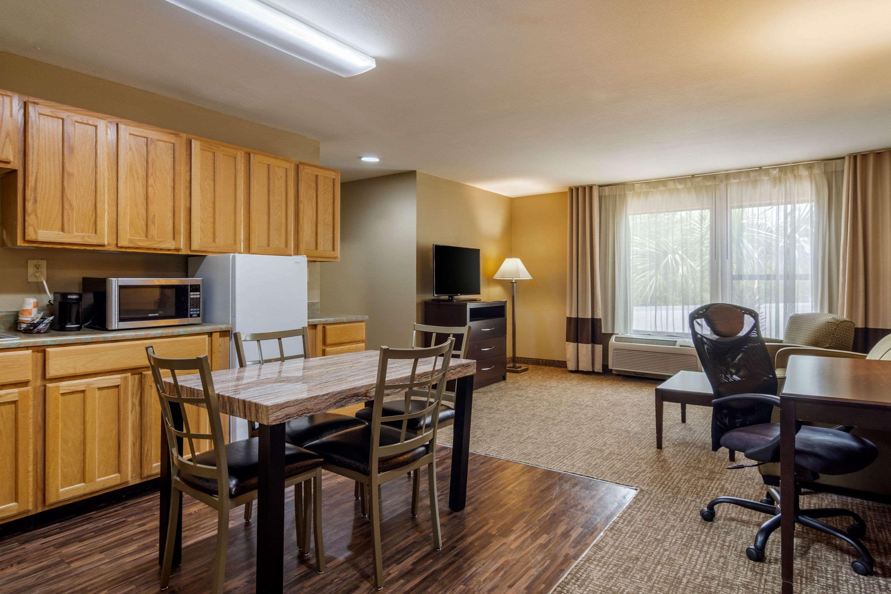Comfort Inn & Suites Perry National Fairgrounds Area Екстериор снимка